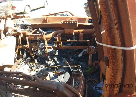 2006 Jeep Grand Cherokee Laredo/Columbia/Freedom from USA, damaged, VIN 1J4H548NX6C254627